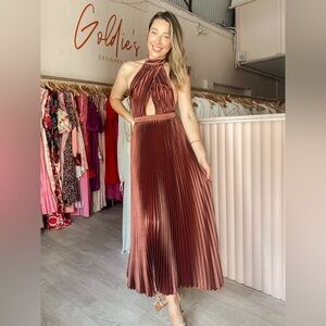 in search of L’IDEE Renaissance Split Gown in Chocolate (Size AUS 8/10)